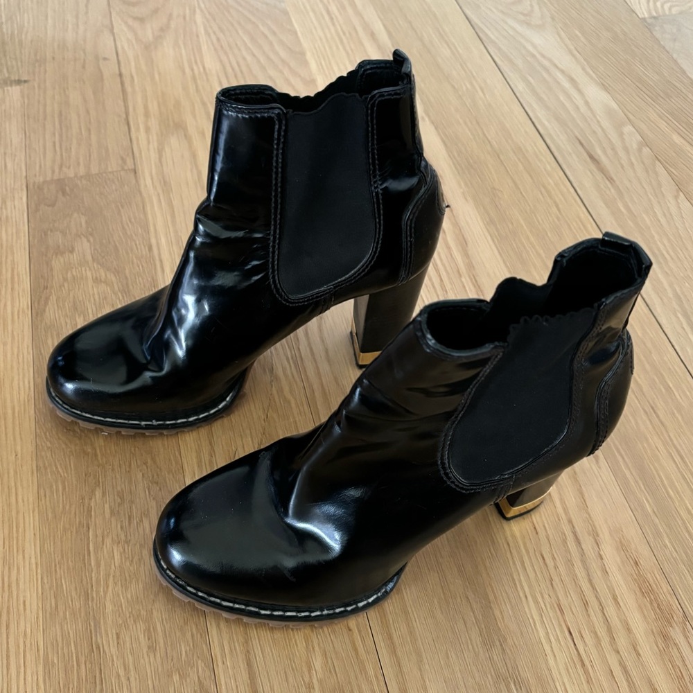 Tory Burch black high heel ankle boot Size 7.5